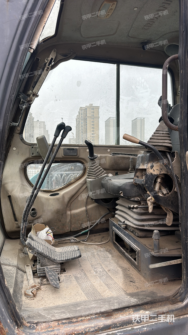 驾驶室整体（整机外观）