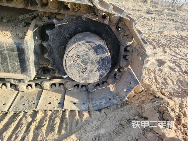 右驅(qū)動(dòng)輪（行走機(jī)構(gòu)）