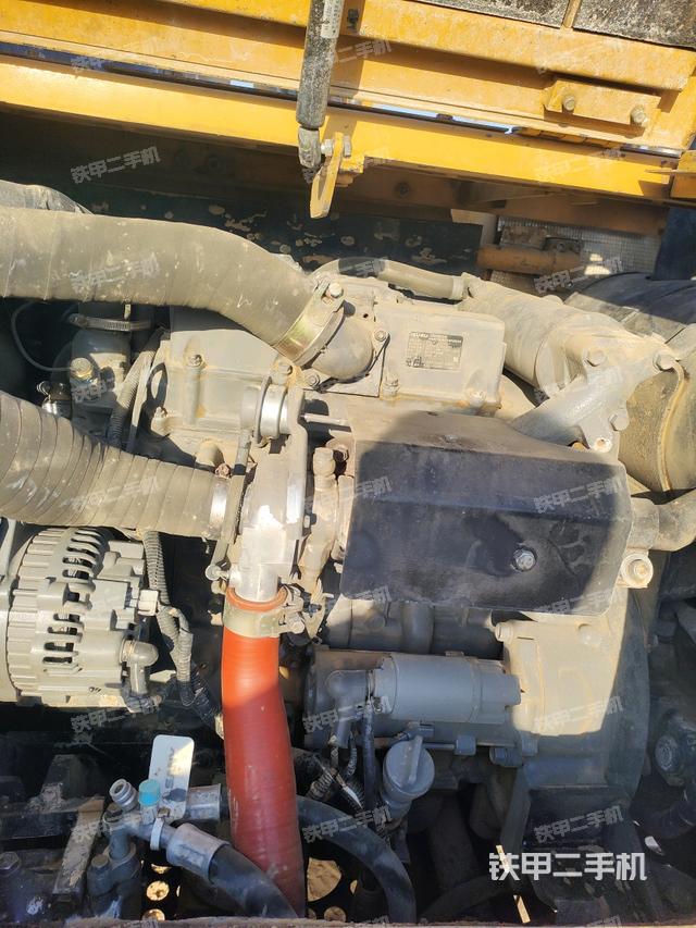 發(fā)動(dòng)機(jī)室（上車部件）