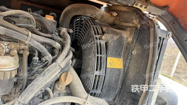 水箱+風(fēng)扇特寫(xiě)(上車(chē)部件) 水箱+風(fēng)扇特寫(xiě)(上車(chē)部件)