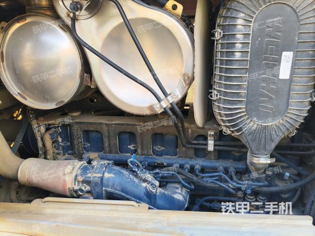 發(fā)動機左側(cè)全景(推土機發(fā)動機艙) 發(fā)動機左側(cè)全景(推土機發(fā)動機艙)