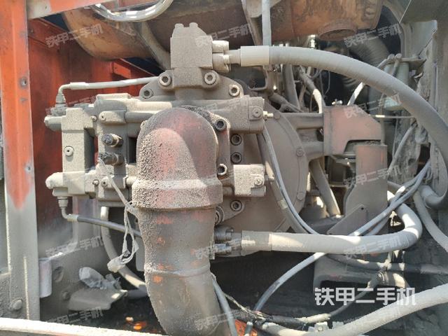 液壓泵斜45?右(大件艙室) 液壓泵斜45?右(大件艙室)