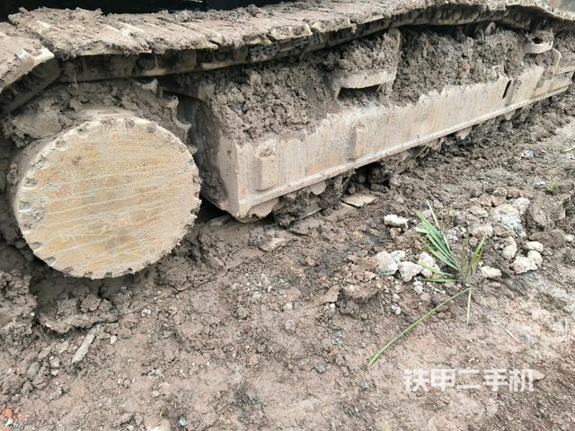 左側(cè)履帶整體?(行走機(jī)構(gòu)) 左側(cè)履帶整體?(行走機(jī)構(gòu))