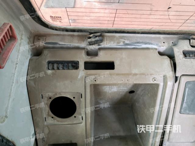 駕駛室左后45度(駕駛室部分) 駕駛室左后45度(駕駛室部分)