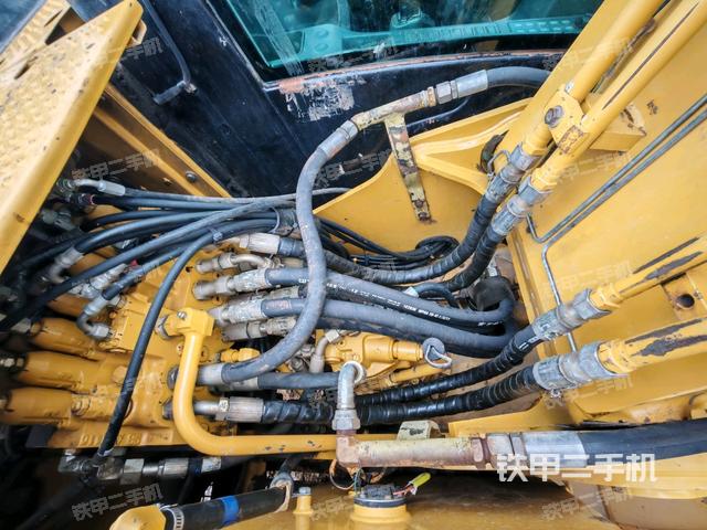 回轉(zhuǎn)馬達和主控閥（整機外觀）