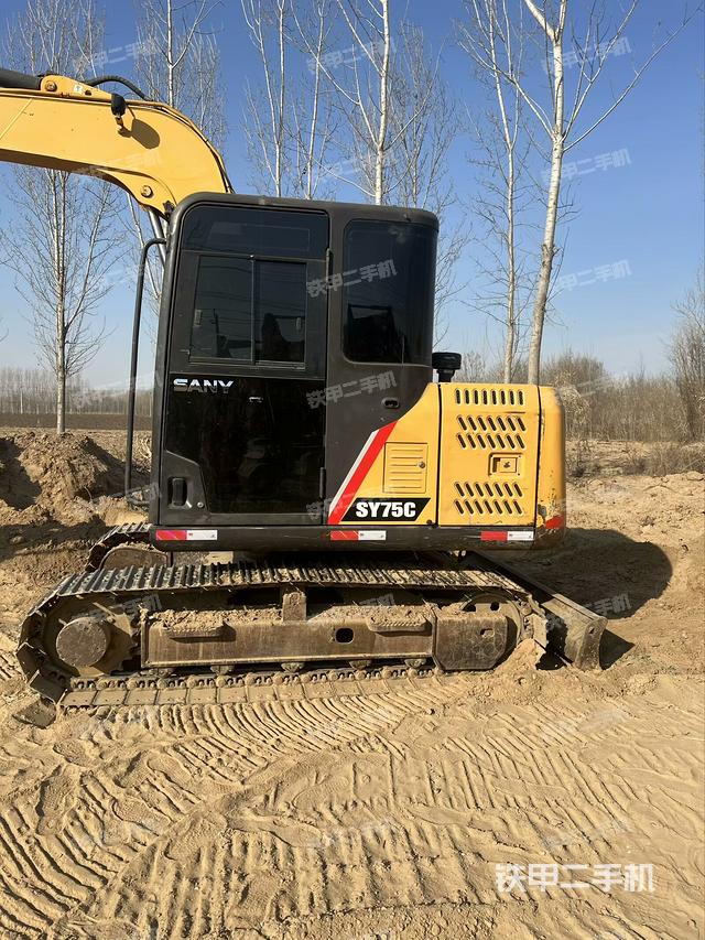 駕駛室整體（整機外觀）