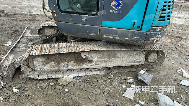 单侧履带整体（整机外观）