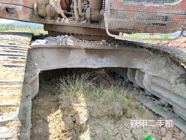 轉(zhuǎn)盤和下車架正前(工作和回轉(zhuǎn)裝置) 轉(zhuǎn)盤和下車架正前(工作和回轉(zhuǎn)裝置)