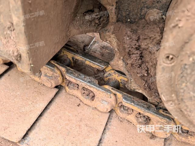 右側(cè)履帶整體(行走機(jī)構(gòu)) 右側(cè)履帶整體(行走機(jī)構(gòu))