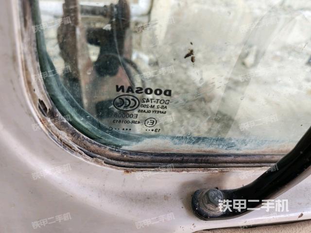 駕駛室正側(cè)(駕駛室部分) 駕駛室正側(cè)(駕駛室部分)