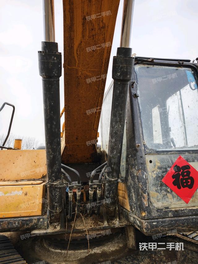 大臂油缸整體?豎拍（工作和回轉(zhuǎn)裝置）