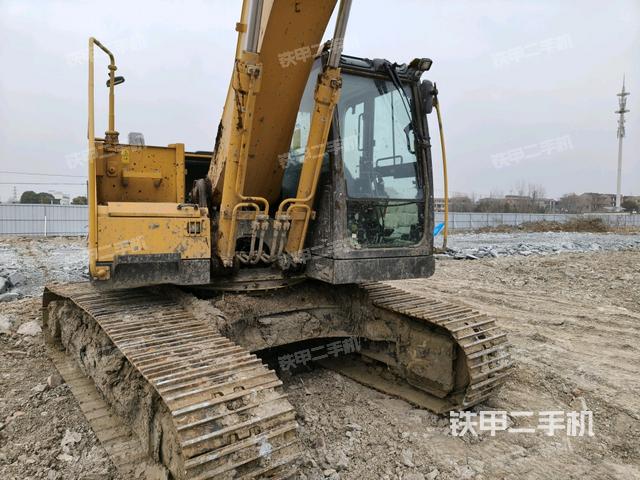 大臂油缸整體?豎拍（工作和回轉(zhuǎn)裝置）