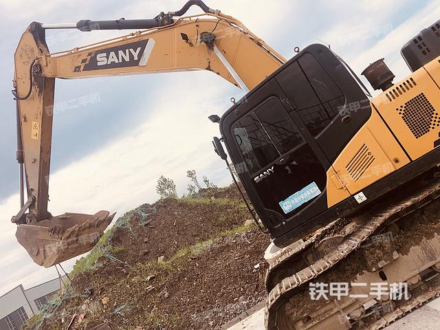 驾驶室整体（整机外观）