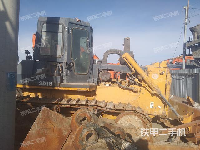 整機(jī)左側(cè)(設(shè)備外觀及核心部件) 整機(jī)左側(cè)(設(shè)備外觀及核心部件)