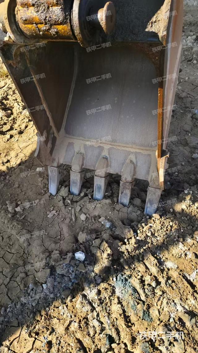 駕駛室頂部（整機(jī)外觀）