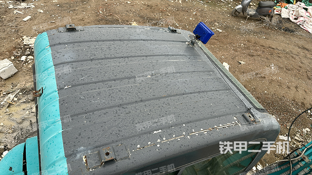 驾驶室顶部（整机外观）