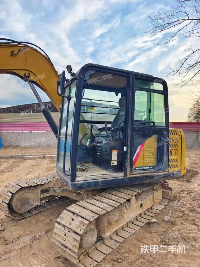 駕駛室整體（整機(jī)外觀）