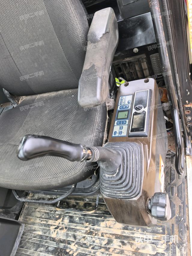 后窗玻璃角標(biāo)（駕駛室部分）