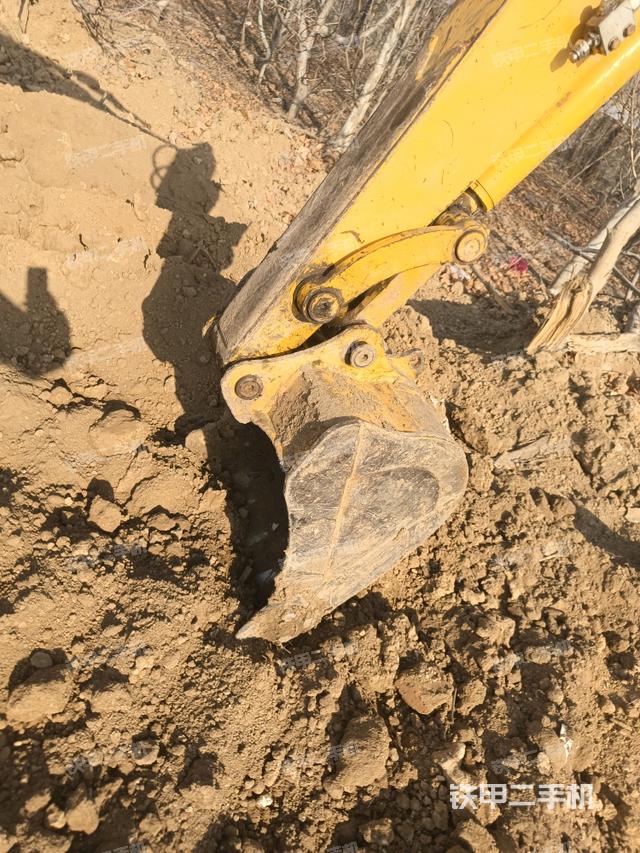 鏟斗右后整體（工作和回轉(zhuǎn)裝置）