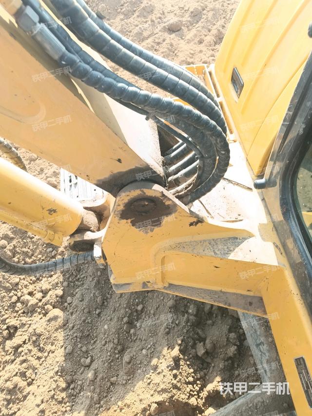 大臂根部?斜（工作和回轉(zhuǎn)裝置）