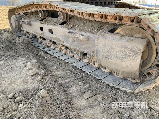 單側(cè)履帶整體（整機(jī)外觀）