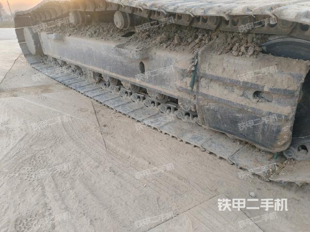 左側(cè)履帶整體?(行走機構) 左側(cè)履帶整體?(行走機構)