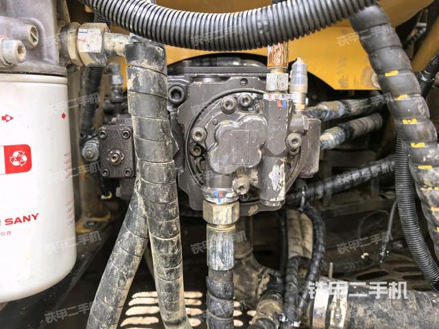 液壓泵斜45?左（大件艙室）