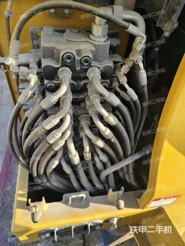 回轉(zhuǎn)馬達(dá)（上車部件）