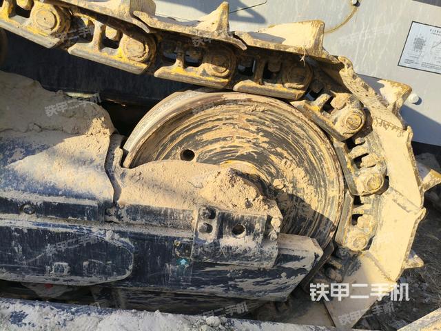 右引導輪(推土機底盤及工作裝置) 右引導輪(推土機底盤及工作裝置)