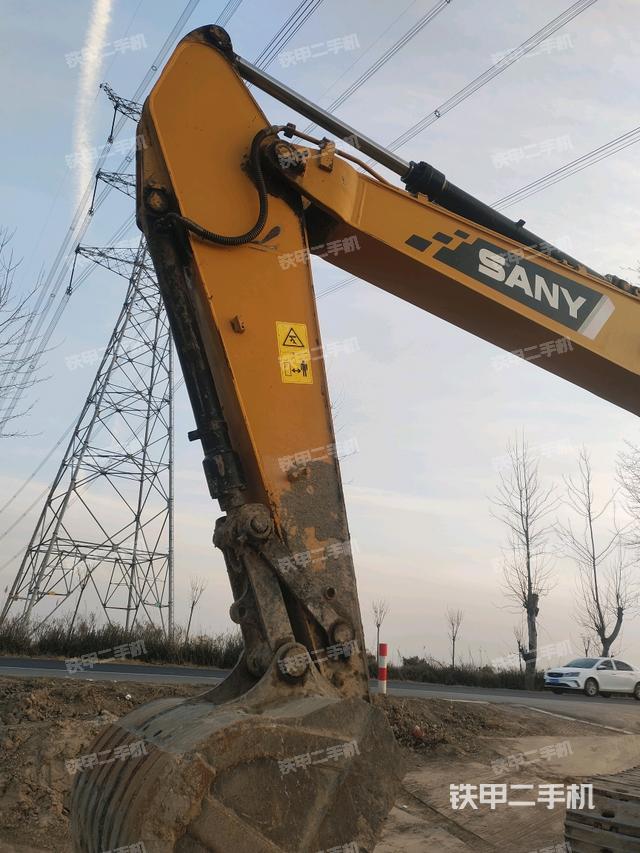 小臂整體左后(工作和回轉(zhuǎn)裝置) 小臂整體左后(工作和回轉(zhuǎn)裝置)