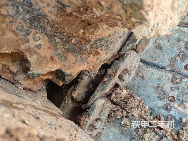 左侧行走马达盖板(行走机构) 左侧行走马达盖板(行走机构)