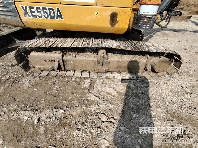 左側(cè)履帶整體?(行走機(jī)構(gòu)) 左側(cè)履帶整體?(行走機(jī)構(gòu))