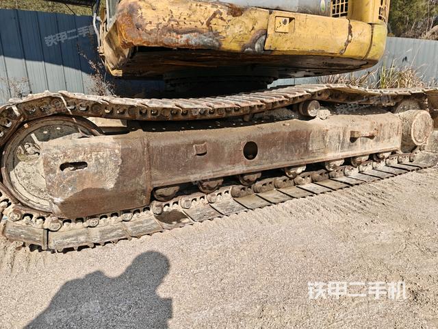 左驅(qū)動輪（行走機構(gòu)）