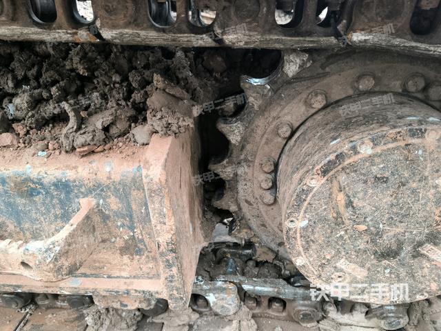 左驅(qū)動輪（行走機(jī)構(gòu)）