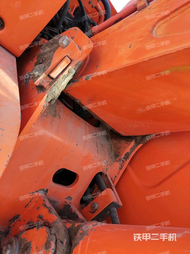 大臂根部?斜（工作和回轉(zhuǎn)裝置）