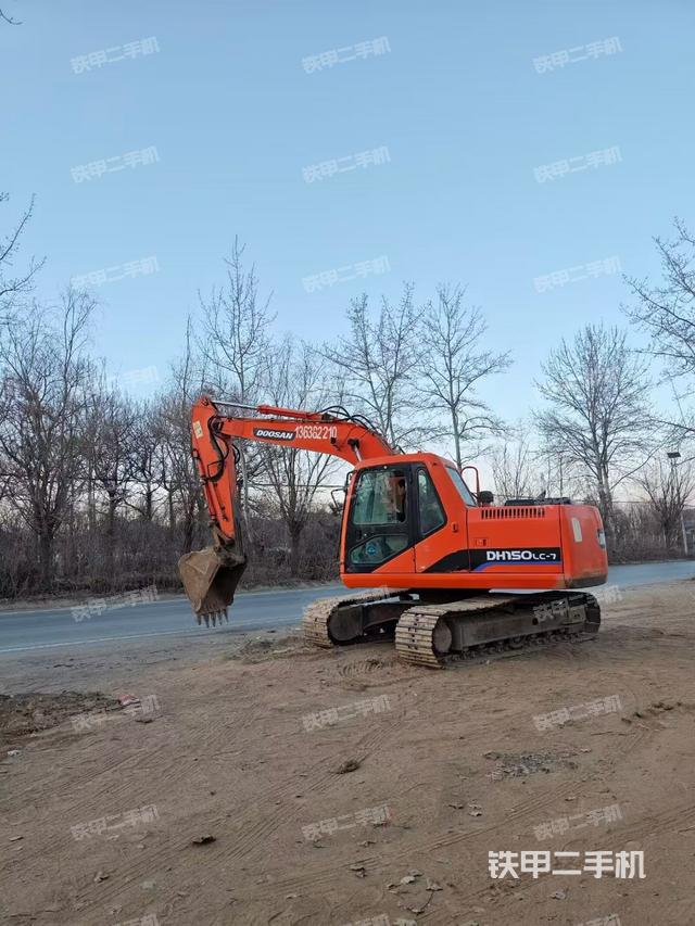 駕駛室整體（整機外觀）