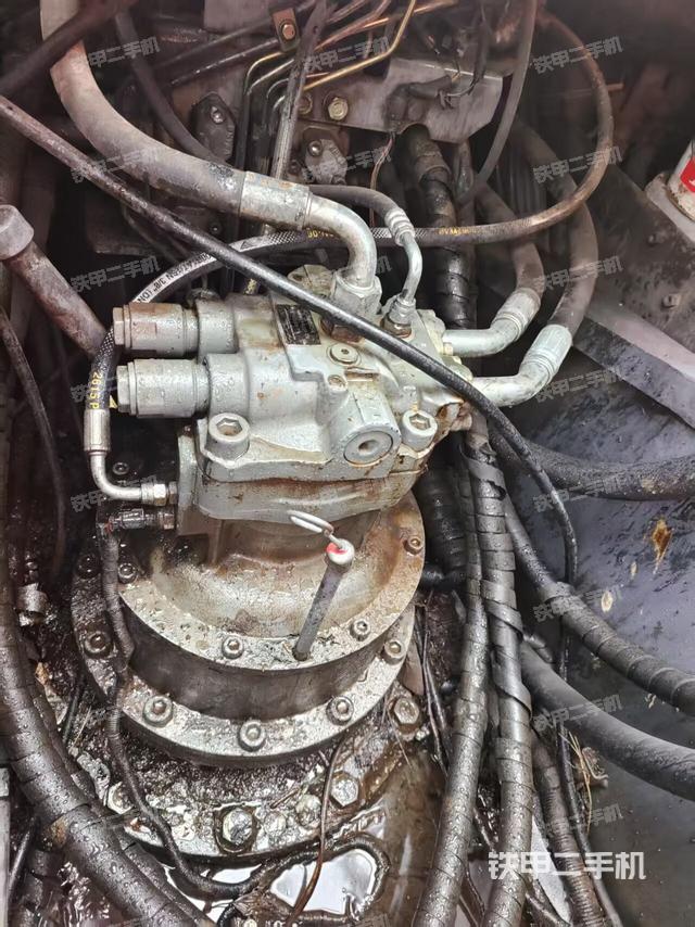 回轉(zhuǎn)馬達(dá)（上車部件）