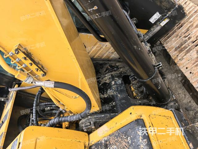 大臂根部?斜視（工作和回轉(zhuǎn)裝置）