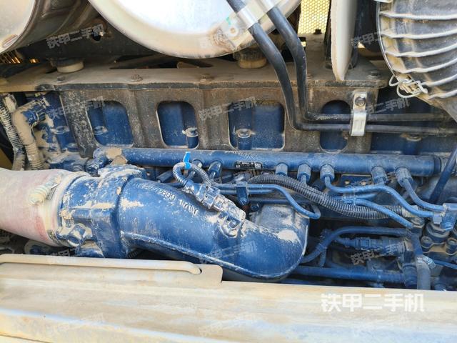 發(fā)動機右側(cè)全景(推土機發(fā)動機艙) 發(fā)動機右側(cè)全景(推土機發(fā)動機艙)