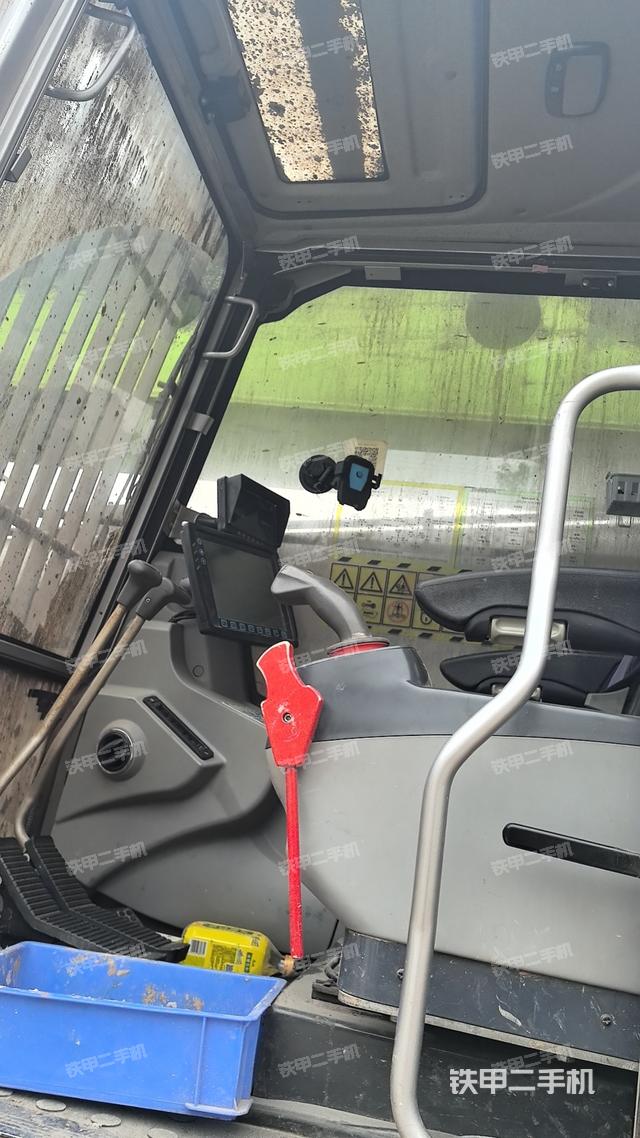 整機右后45°(設備外觀及核心部件) 整機右后45°(設備外觀及核心部件)