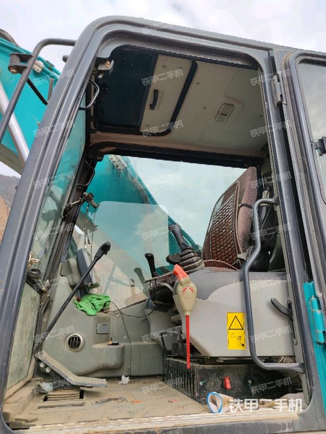 頂棚整體(駕駛室部分) 頂棚整體(駕駛室部分)