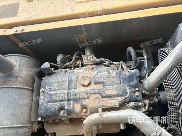 氣門室蓋螺絲特寫(上車部件) 氣門室蓋螺絲特寫(上車部件)