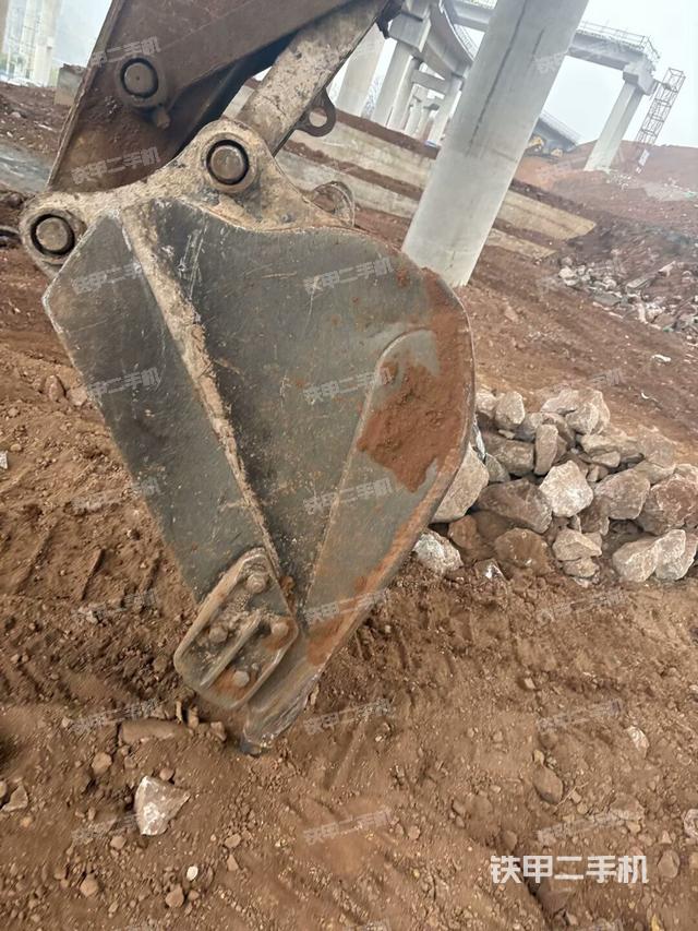 小臂整體左后(工作和回轉(zhuǎn)裝置) 小臂整體左后(工作和回轉(zhuǎn)裝置)