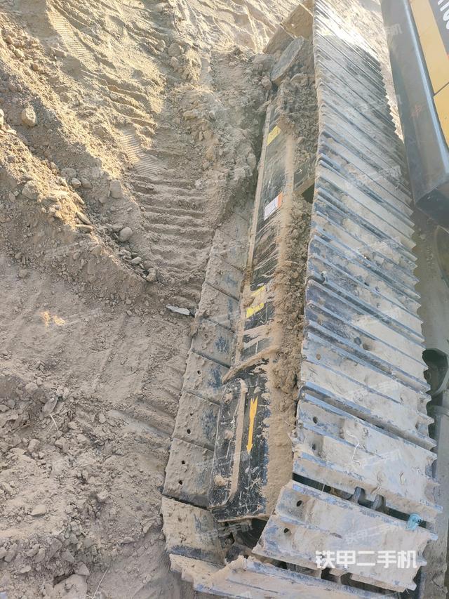 左側(cè)履帶整體?（行走機(jī)構(gòu)）