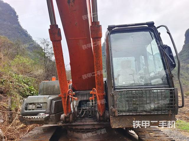 大臂油缸整體?豎拍（工作和回轉(zhuǎn)裝置）