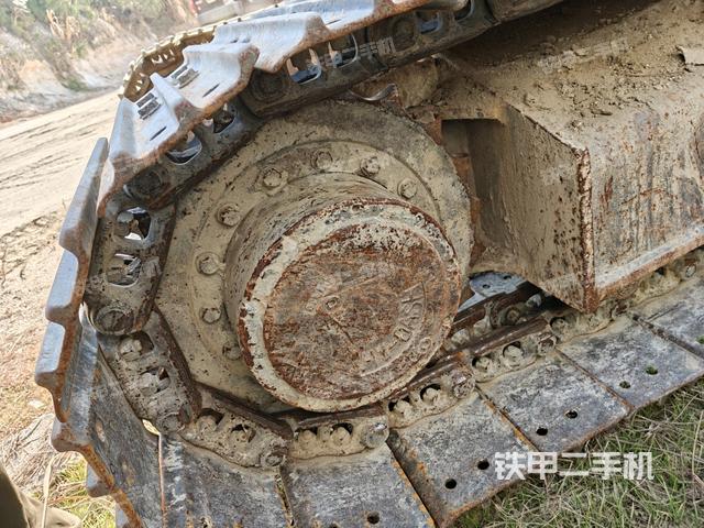 右驅(qū)動輪（行走機構(gòu)）