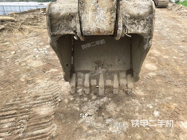 鏟斗右后整體（工作和回轉(zhuǎn)裝置）