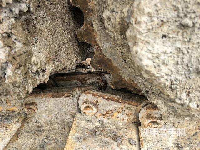 左側(cè)行走馬達(dá)蓋板（行走機(jī)構(gòu)）