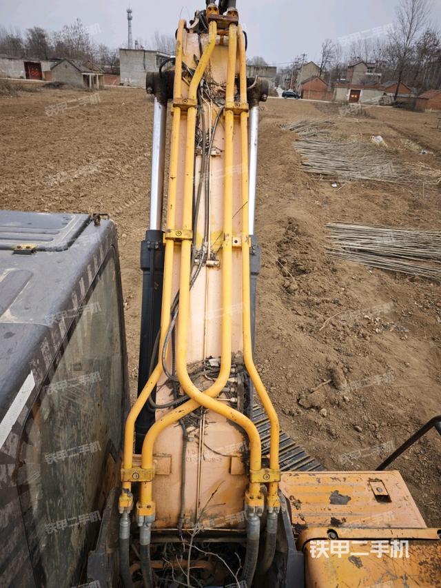 大臂背部俯視（工作和回轉(zhuǎn)裝置）