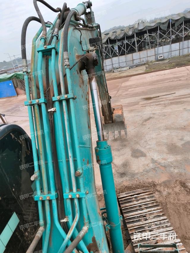 大臂背部俯視（工作和回轉(zhuǎn)裝置）